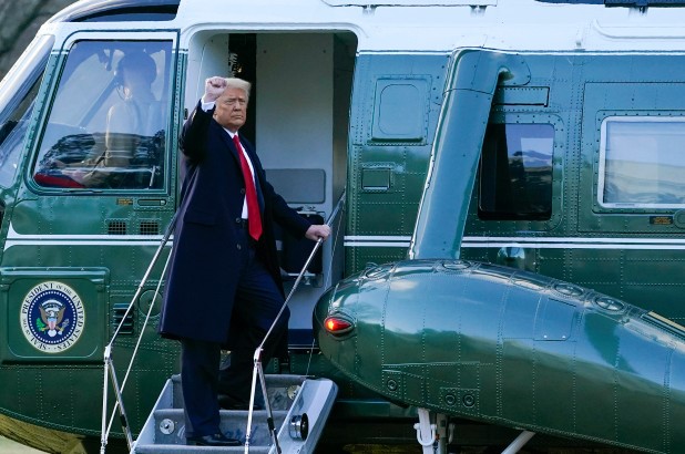 Muốn tiến tới, hãy bỏ vụ xử đàn hạch Trump